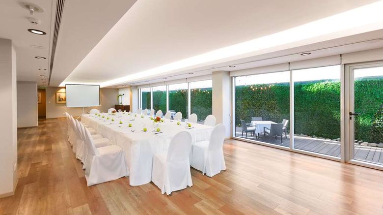 <b>DoubleTree by Hilton Buenos Aires Meeting</b>. Images powered by <a href="https://iceportal.shijigroup.com/" title="IcePortal" target="_blank">IcePortal</a>.