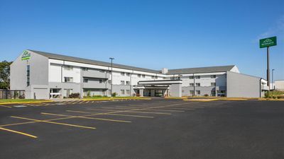 Wingate by Wyndham Lincoln Airport E.
