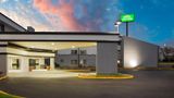 Wingate by Wyndham Lincoln Airport E. Exterior
