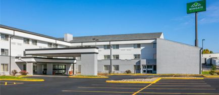 Wingate by Wyndham Lincoln Airport E. Exterior