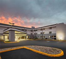 Wingate by Wyndham Lincoln Airport E. Exterior