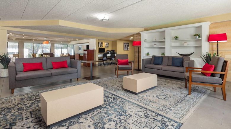 <b>Wingate by Wyndham Lincoln Airport E. Lobby</b>. Images powered by <a href="https://iceportal.shijigroup.com/" title="IcePortal" target="_blank">IcePortal</a>.