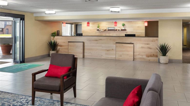 <b>Wingate by Wyndham Lincoln Airport E. Lobby</b>. Images powered by <a href="https://iceportal.shijigroup.com/" title="IcePortal" target="_blank">IcePortal</a>.