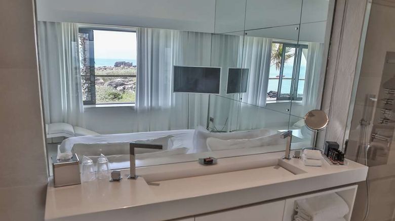 <b>Farol Design Hotel Room</b>. Images powered by <a href="https://iceportal.shijigroup.com/" title="IcePortal" target="_blank">IcePortal</a>.