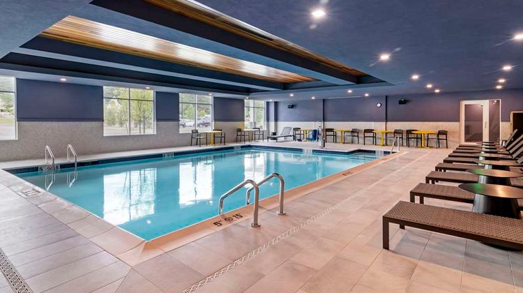 Cambria Hotel North Conway Pool