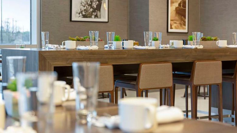 <b>Cambria Hotel Niagara Falls Restaurant</b>. Images powered by <a href="https://iceportal.shijigroup.com/" title="IcePortal" target="_blank">IcePortal</a>.