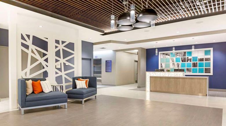 <b>Cambria Hotel Niagara Falls Lobby</b>. Images powered by <a href="https://iceportal.shijigroup.com/" title="IcePortal" target="_blank">IcePortal</a>.