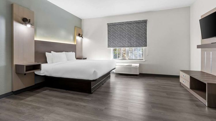 Quality Inn & Suites Columbia Harbison Room