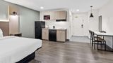 Quality Inn & Suites Columbia Harbison Suite