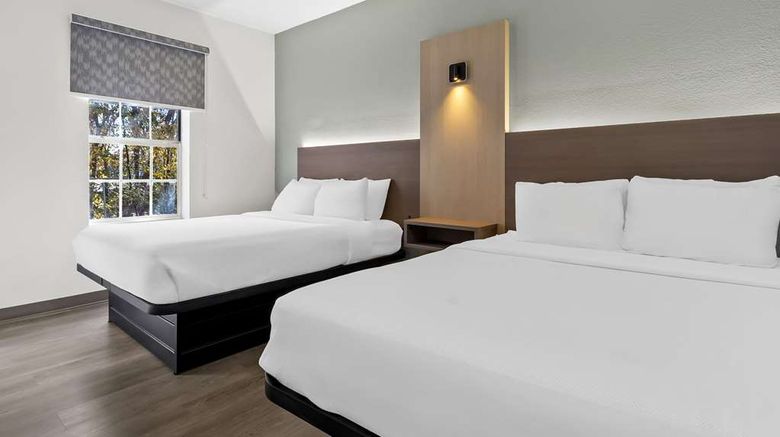 <b>Quality Inn & Suites Columbia Harbison Room</b>. Images powered by <a href="https://iceportal.shijigroup.com/" title="IcePortal" target="_blank">IcePortal</a>.