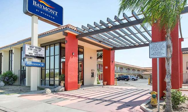 Baymont by Wyndham Bakersfield Exterior