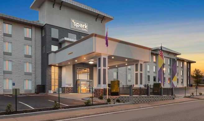 Spark by Hilton Branson Meadows Exterior
