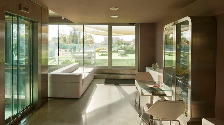 San Ranieri Hotel Lobby. Images powered by <a href="https://iceportal.shijigroup.com" target="_blank" rel="noopener">Ice Portal</a>.