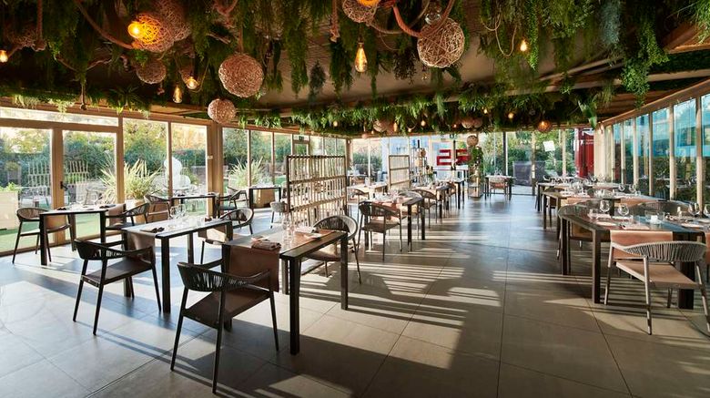 <b>San Ranieri Hotel Restaurant</b>. Images powered by <a href="https://iceportal.shijigroup.com/" title="IcePortal" target="_blank">IcePortal</a>.