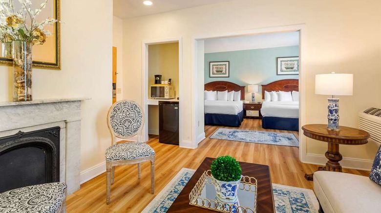 <b>Carriage House Inn Newport Suite</b>. Images powered by <a href="https://iceportal.shijigroup.com/" title="IcePortal" target="_blank">IcePortal</a>.