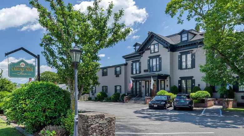 <b>Carriage House Inn Newport Exterior</b>. Images powered by <a href="https://iceportal.shijigroup.com/" title="IcePortal" target="_blank">IcePortal</a>.