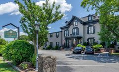 Carriage House Inn Newport