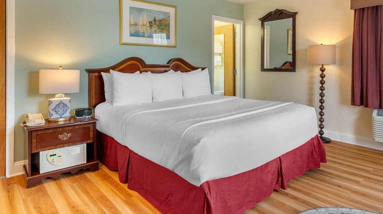 <b>Carriage House Inn Newport Room</b>. Images powered by <a href="https://iceportal.shijigroup.com/" title="IcePortal" target="_blank">IcePortal</a>.