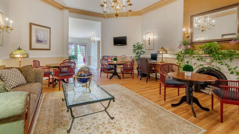 <b>Carriage House Inn Newport Restaurant</b>. Images powered by <a href="https://iceportal.shijigroup.com/" title="IcePortal" target="_blank">IcePortal</a>.