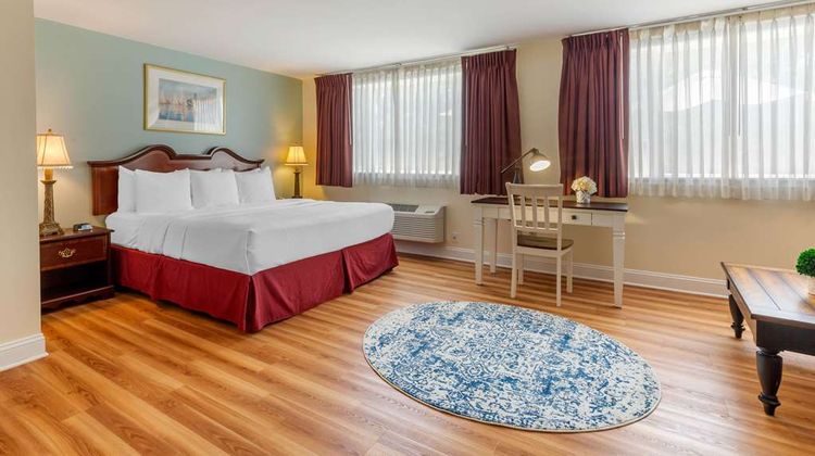 Carriage House Inn Newport Room