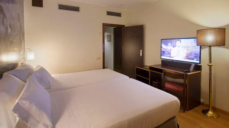 <b>Hotel Goya Room</b>. Images powered by <a href="https://iceportal.shijigroup.com/" title="IcePortal" target="_blank">IcePortal</a>.