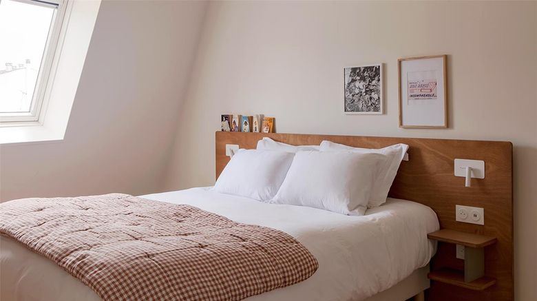 <b>Hotel Les Beaux Arts Room</b>. Images powered by <a href="https://iceportal.shijigroup.com/" title="IcePortal" target="_blank">IcePortal</a>.