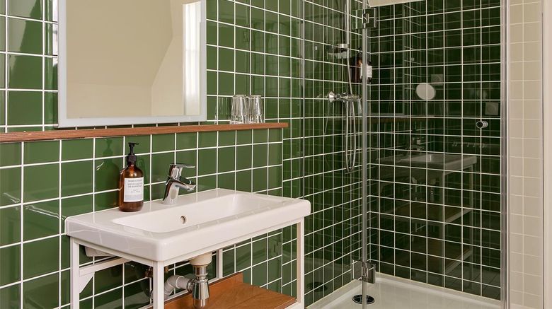 <b>Hotel Les Beaux Arts Suite</b>. Images powered by <a href="https://iceportal.shijigroup.com/" title="IcePortal" target="_blank">IcePortal</a>.