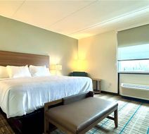 MainStay Suites Chambersburg East Room