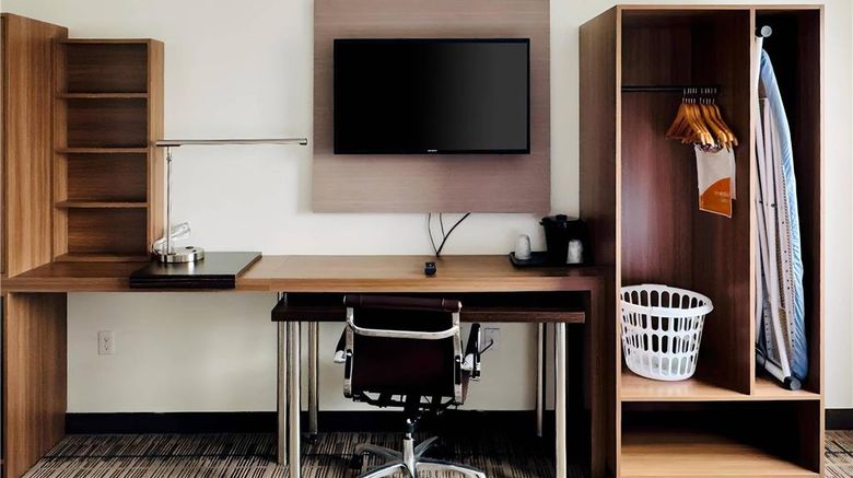 <b>MainStay Suites Chambersburg East Room</b>. Images powered by <a href="https://iceportal.shijigroup.com/" title="IcePortal" target="_blank">IcePortal</a>.