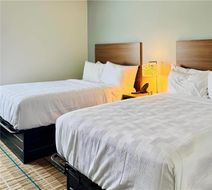 MainStay Suites Chambersburg East Room