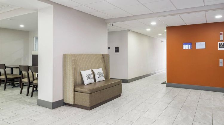 MainStay Suites Chambersburg East Lobby