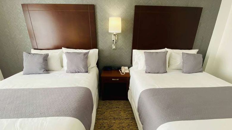 <b>La Quinta Inn & Suites Reynosa Room</b>. Images powered by <a href="https://iceportal.shijigroup.com/" title="IcePortal" target="_blank">IcePortal</a>.