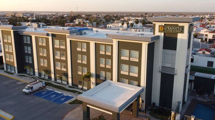 La Quinta Inn & Suites Reynosa Exterior