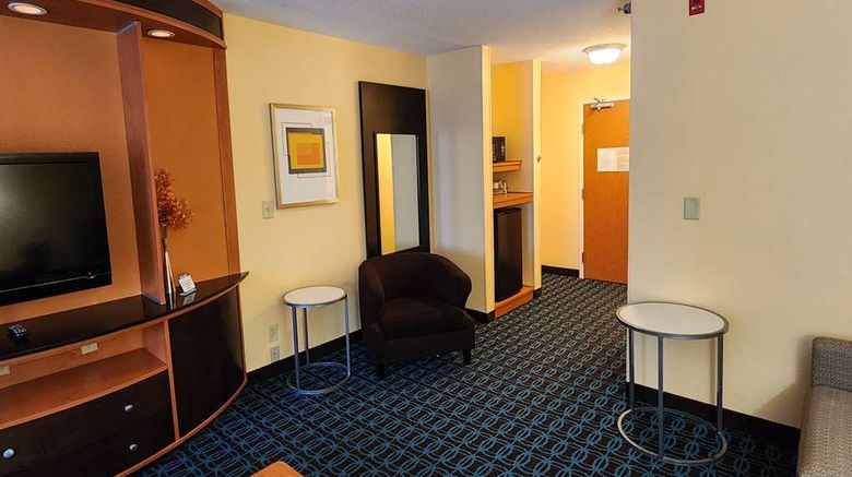 <b>AmericInn by Wyndham Shopping Area Room</b>. Images powered by <a href="https://iceportal.shijigroup.com/" title="IcePortal" target="_blank">IcePortal</a>.