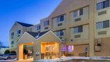 AmericInn by Wyndham Shopping Area Exterior