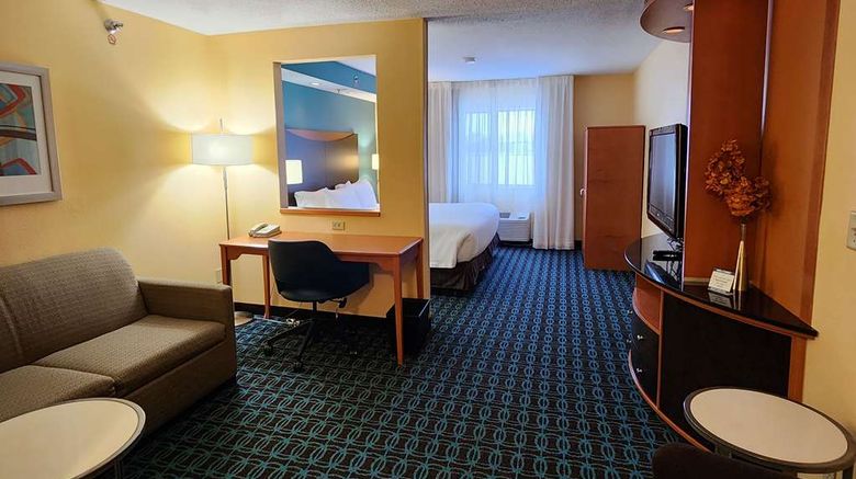 <b>AmericInn by Wyndham Shopping Area Room</b>. Images powered by <a href="https://iceportal.shijigroup.com/" title="IcePortal" target="_blank">IcePortal</a>.