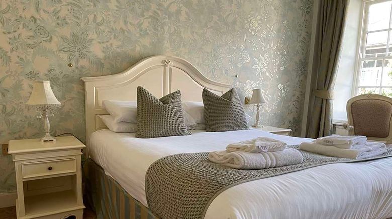 <b>The Feathers Royal Hotel Room</b>. Images powered by <a href="https://iceportal.shijigroup.com/" title="IcePortal" target="_blank">IcePortal</a>.