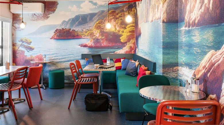 <b>greet Hotel Airpt Promenade des Anglais Exterior</b>. Images powered by <a href="https://iceportal.shijigroup.com/" title="IcePortal" target="_blank">IcePortal</a>.