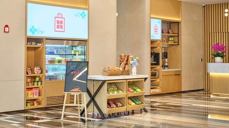 <b>Hilton Garden Inn Longxing Rd Restaurant</b>. Images powered by <a href="https://iceportal.shijigroup.com/" title="IcePortal" target="_blank">IcePortal</a>.