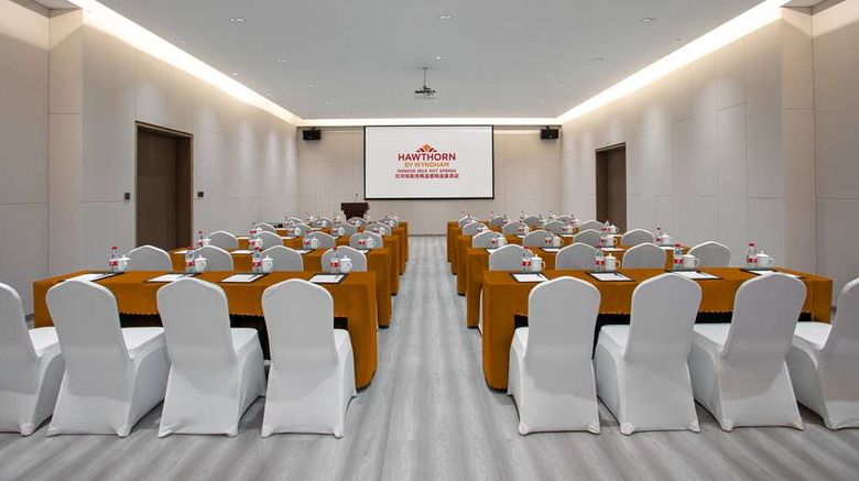<b>Hawthorn by Wyndham Honghe Mile Hot Spri Meeting</b>. Images powered by <a href="https://iceportal.shijigroup.com/" title="IcePortal" target="_blank">IcePortal</a>.