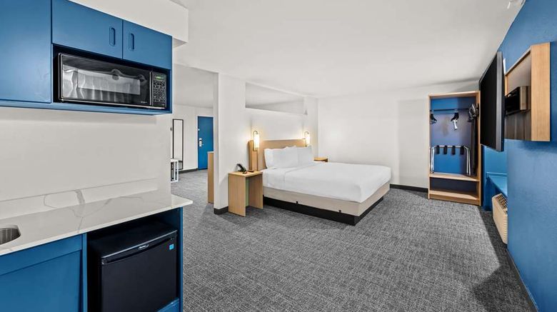 <b>Spark by Hilton Sterling Dulles Airport Other</b>. Images powered by <a href="https://iceportal.shijigroup.com/" title="IcePortal" target="_blank">IcePortal</a>.