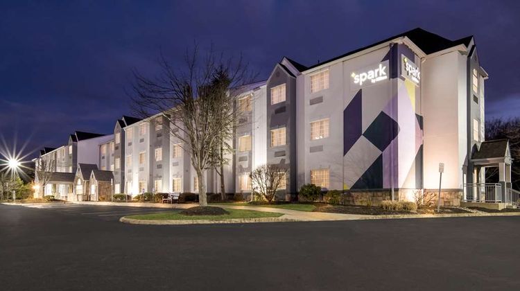 Spark by Hilton Sterling Dulles Airport Exterior