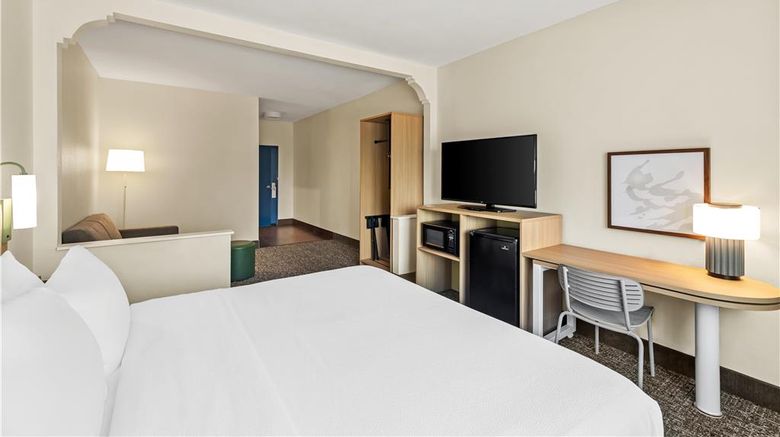 <b>Spark by Hilton Round Rock Room</b>. Images powered by <a href="https://iceportal.shijigroup.com/" title="IcePortal" target="_blank">IcePortal</a>.