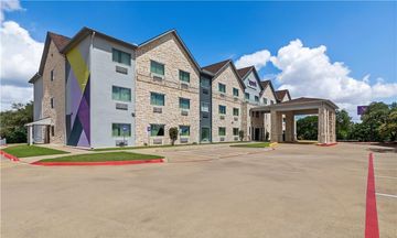 Spark by Hilton Round Rock
