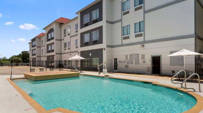 <b>Spark by Hilton San Antonio Dominion Pool</b>. Images powered by <a href="https://iceportal.shijigroup.com/" title="IcePortal" target="_blank">IcePortal</a>.