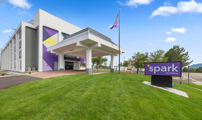 Spark by Hilton Colorado Springs Exterior