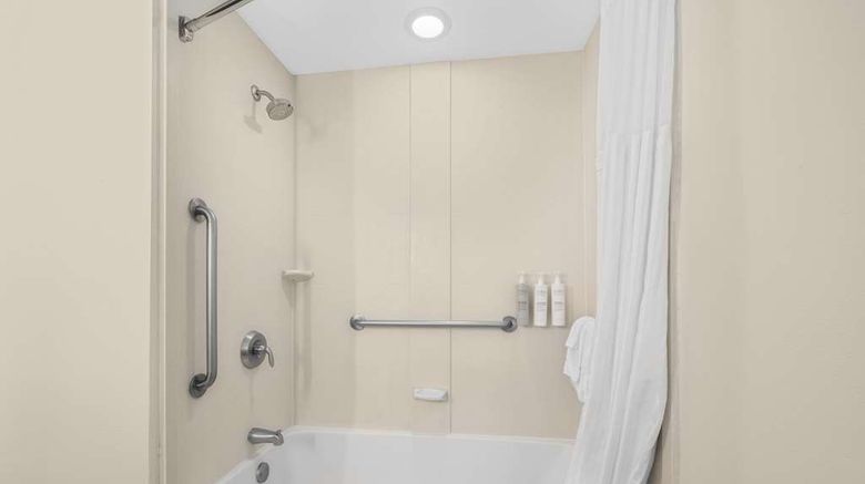 <b>Spark by Hilton Colorado Springs Room</b>. Images powered by <a href="https://iceportal.shijigroup.com/" title="IcePortal" target="_blank">IcePortal</a>.