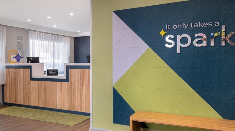 Spark by Hilton Springfield Eugene Lobby