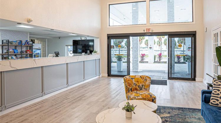 Rodeway Inn Clearwater-Central Lobby