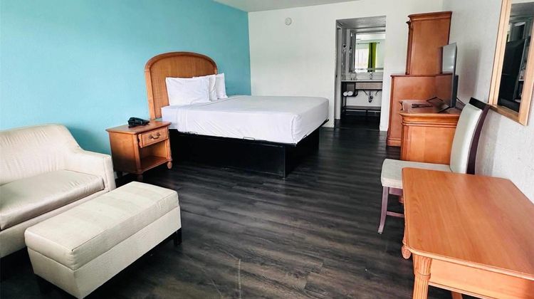 Rodeway Inn Clearwater-Central Room